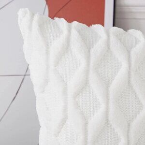 Jill Zarin Geo Diamond Decorative Pillow, 18" X 18" WHITE NWT